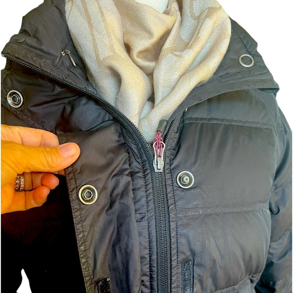 Woolrich size medium down quilted long winter Parka w/ hidden hood black zipper - Picture 5 of 14